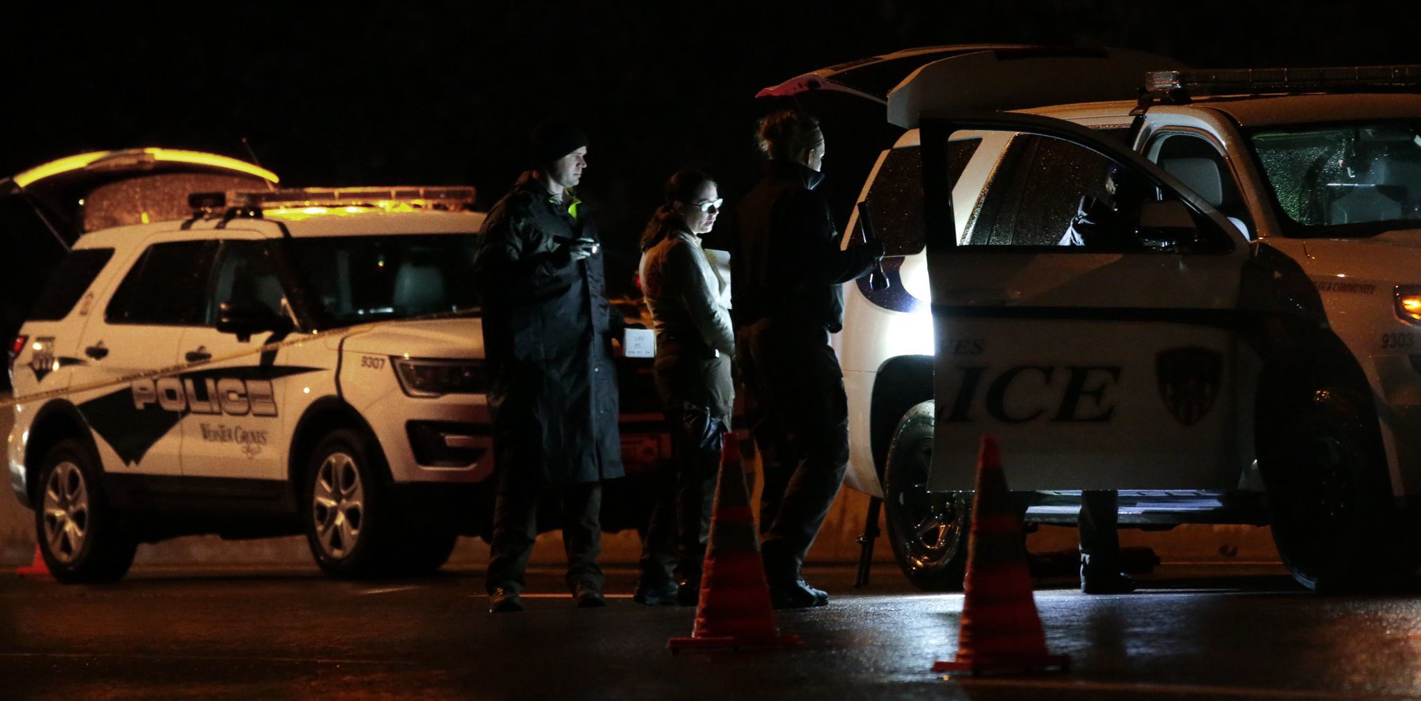 Officer shot on Interstate 44 in Webster Groves